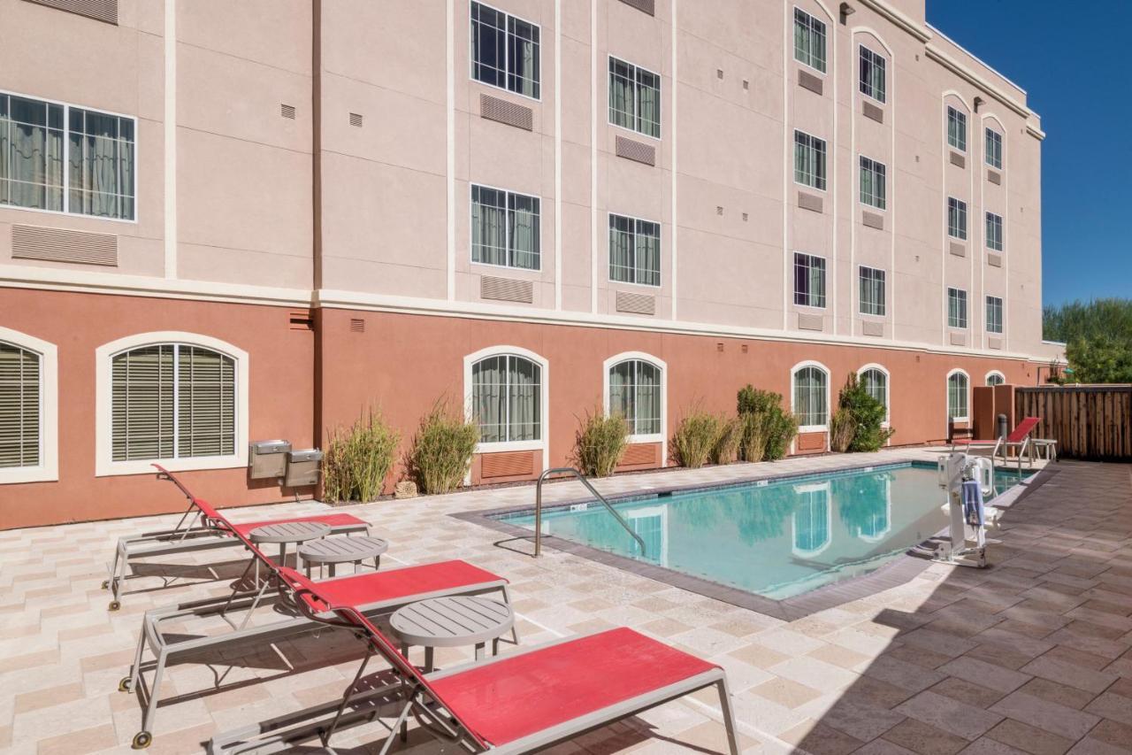 Towneplace Suites By Marriott Tucson Williams Centre Bagian luar foto